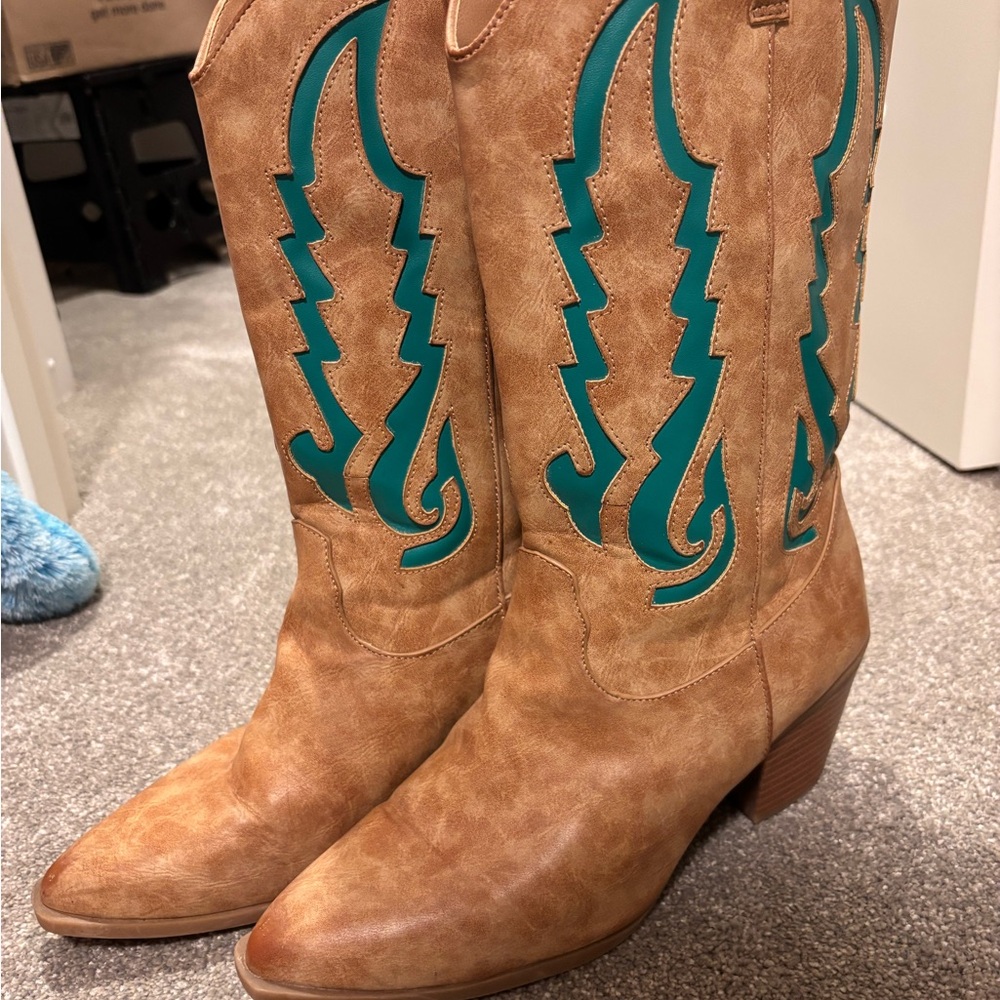 Tan and Teal Western Boots